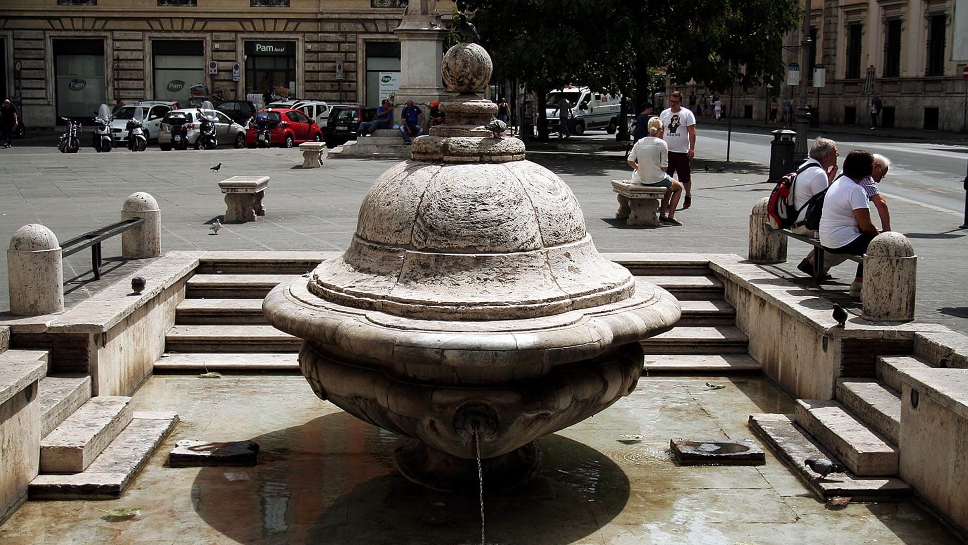 the fountain La Zuppiera